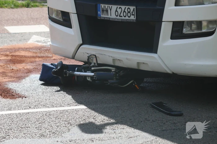 Fietser ernstig gewond bij ongeval met vrachtwagen
