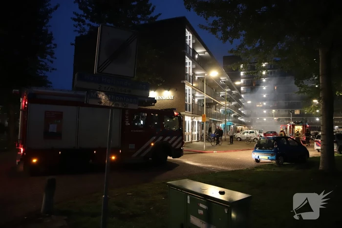 Meerdere auto's beschadigd door drie brandende auto's
