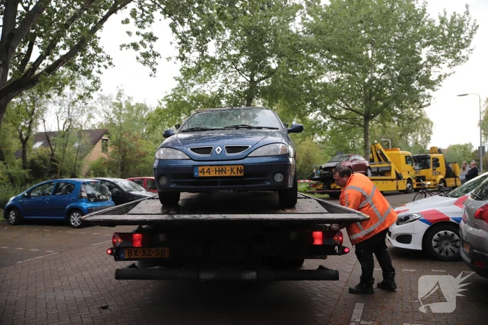 Meerdere auto's beschadigd door drie brandende auto's