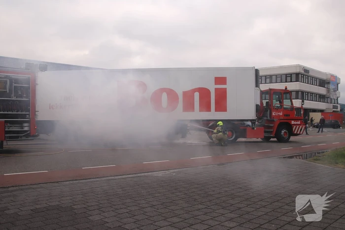 Distributiecentrum Boni ontruimd na brand in oplegger