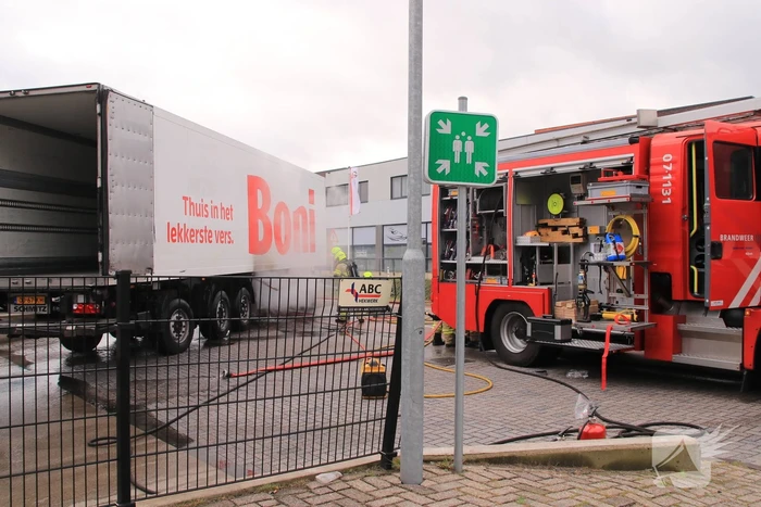 Distributiecentrum Boni ontruimd na brand in oplegger