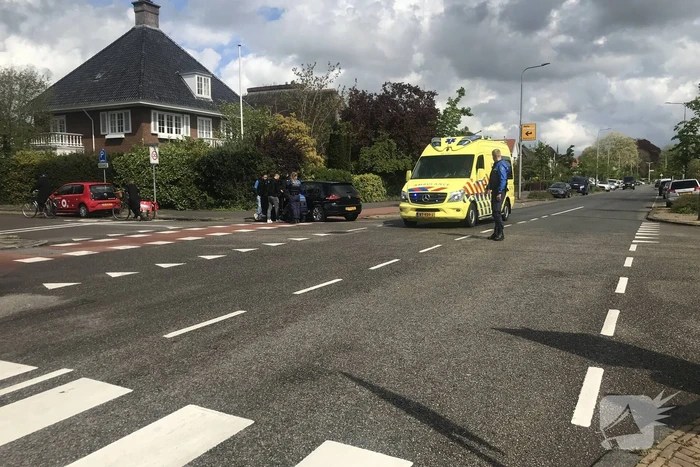 Automobilist gewond na botsing met mogelijk een vrachtwagen