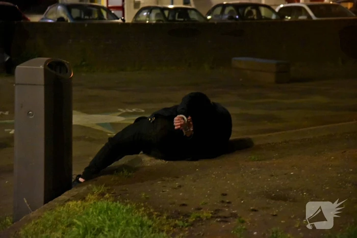 Drie personen aangehouden na ruzie, politie lost waarschuwingsschot