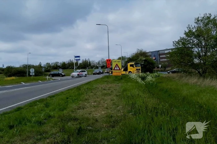 Auto zwaar beschadigd na aanrijding