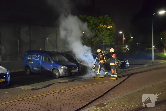 Voertuig door brand verwoest