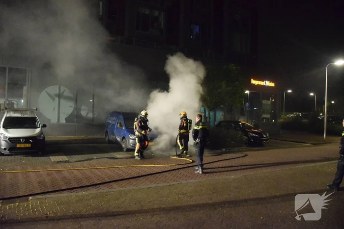 Voertuig door brand verwoest