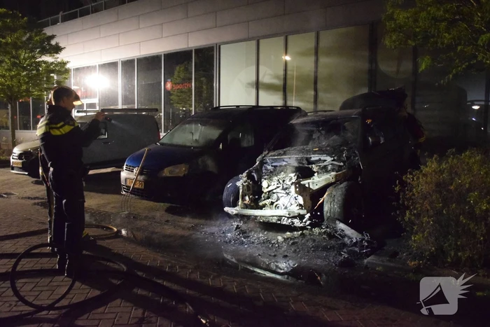 Voertuig door brand verwoest