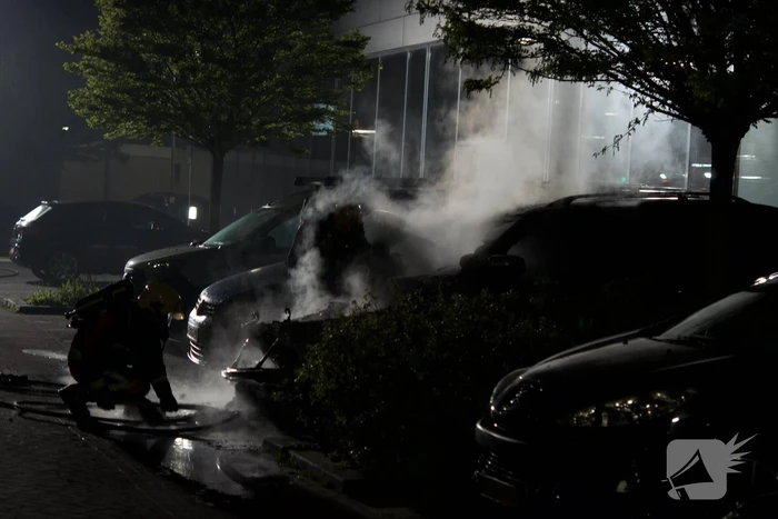 Voertuig door brand verwoest