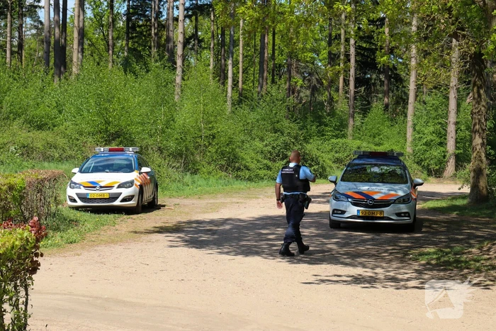 Zoekactie in Wekeromse Zand naar man in legerkleding met wapen