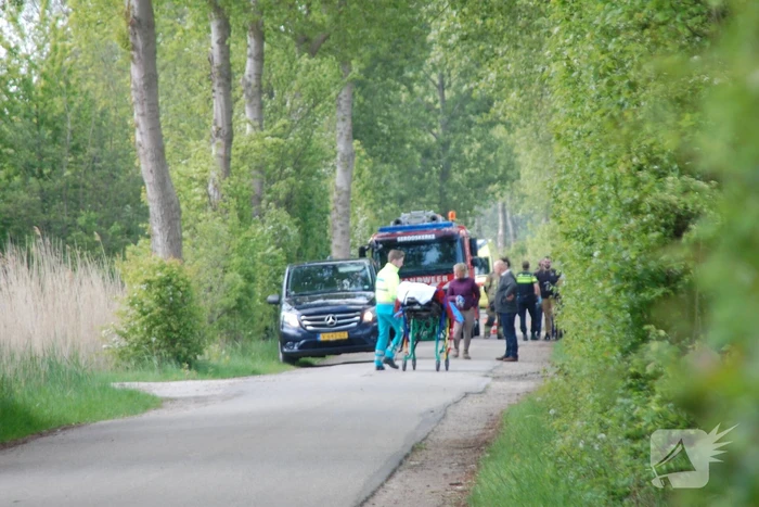 Meisje komt onder paard bij manege De Eendracht