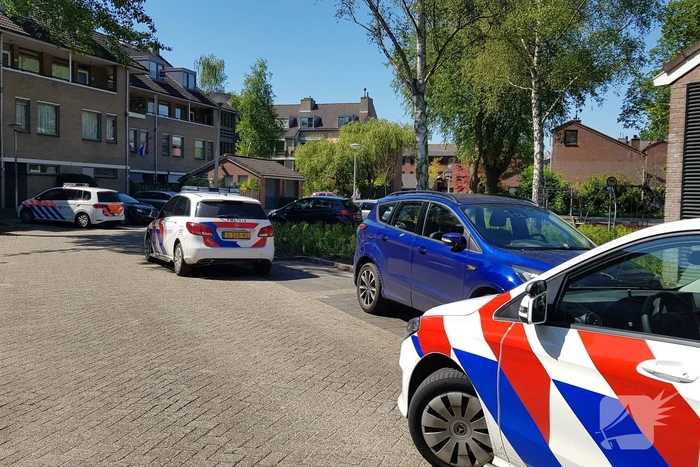 Arrestatieteam doet inval in woning