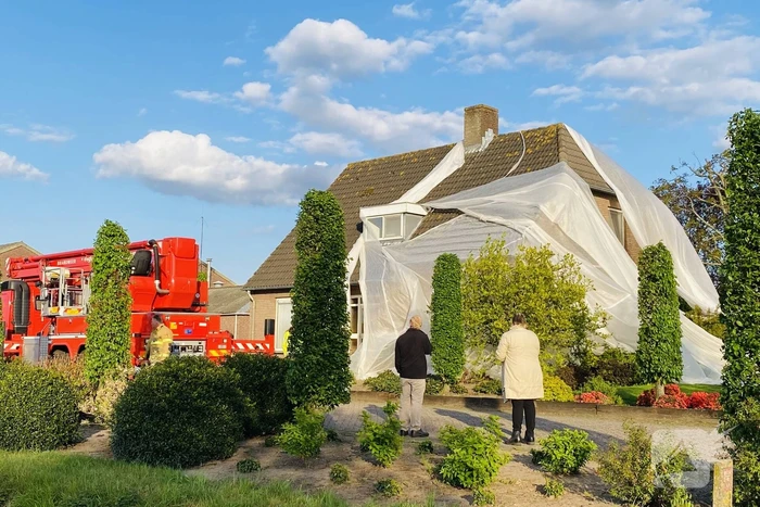 Brandweer opgeroepen voor groot doek over woning