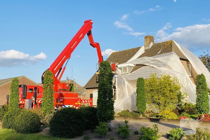Brandweer opgeroepen voor groot doek over woning