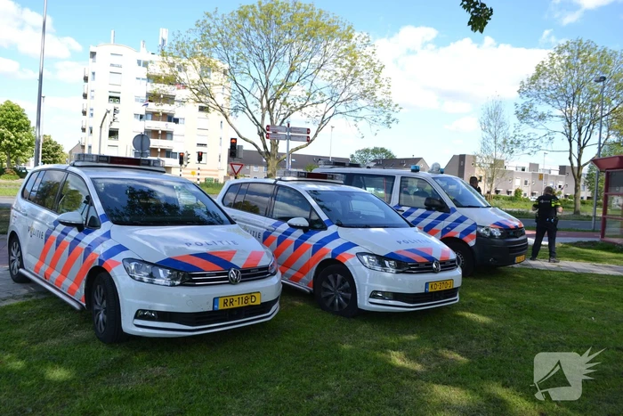 Flat omsingeld na bedreiging met vuurwapen