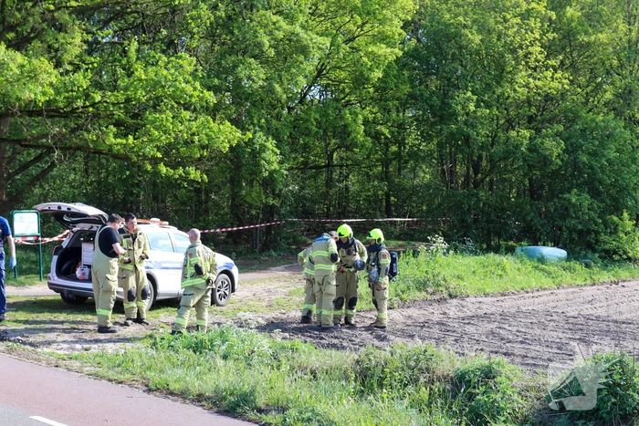 Meerdere vaten met vermoedelijk drugsafval aangetroffen in bos