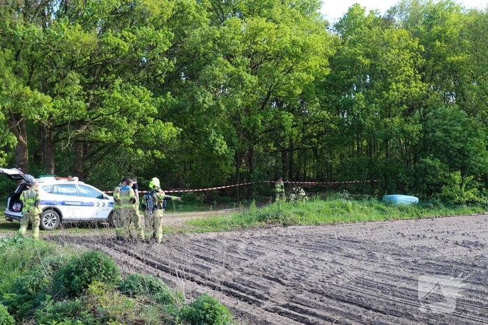 Meerdere vaten met vermoedelijk drugsafval aangetroffen in bos