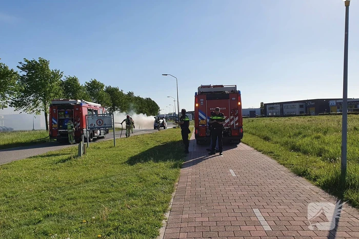Veel rook bij autobrand