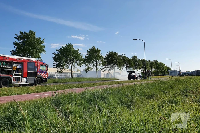 Veel rook bij autobrand