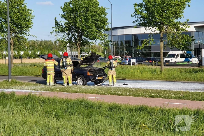 Veel rook bij autobrand