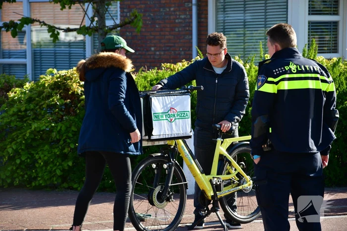 Pizzabezorger gewond na aanrijding met scooter
