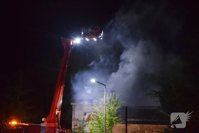 Uitslaande brand in leegstaande villa