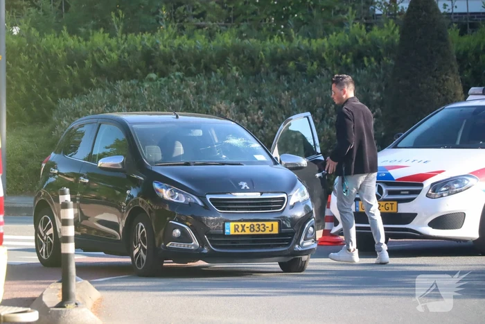 Overstekende fietser aangereden door personenauto