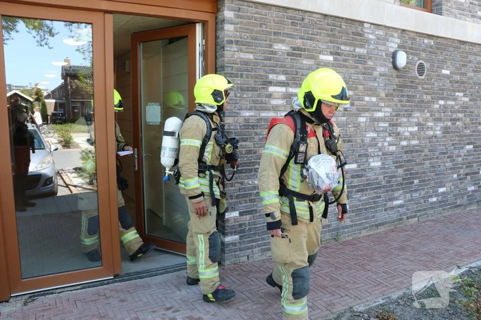 Onderzoek in kelderboxen na brandlucht
