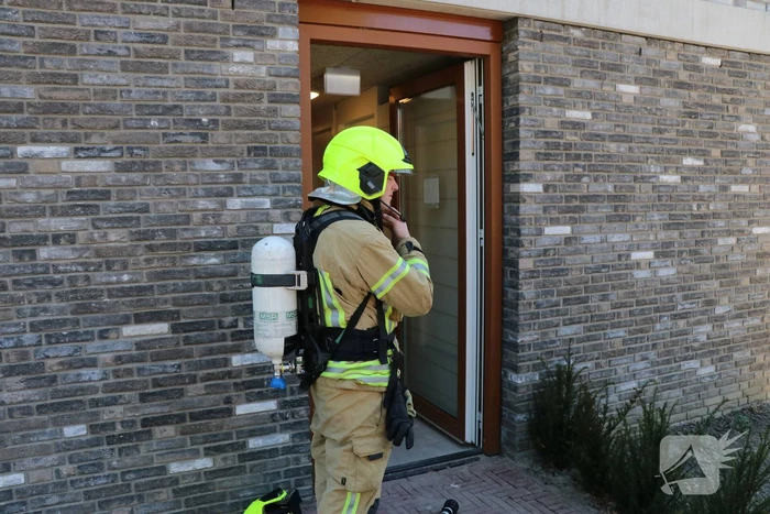 Onderzoek in kelderboxen na brandlucht