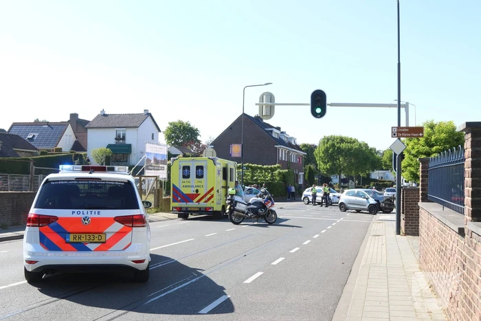 Twee gewonden bij frontale botsing