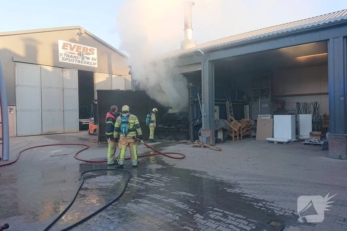 Brand bij straal en spuitbedrijf Evers
