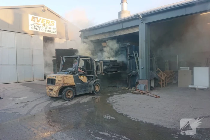 Brand bij straal en spuitbedrijf Evers