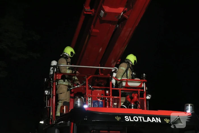 Veel vlammen na brand in schuur