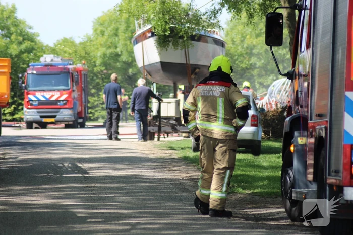 Brand in schuur met aardappelen