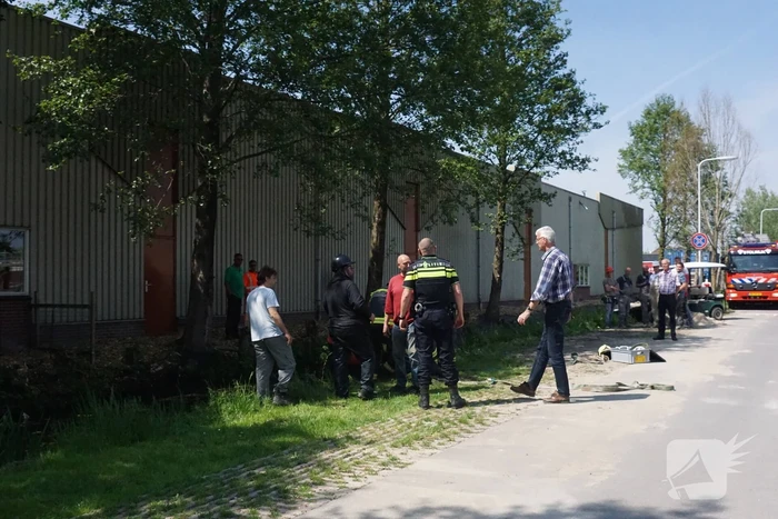 Paard met wagen belanden in sloot