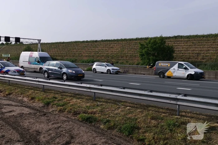 Veel schade bij aanrijding op snelweg