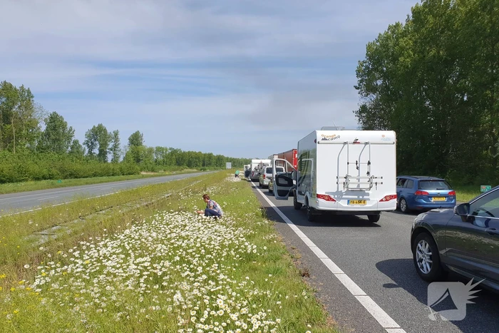 Grote brand in vrachtwagen op A6, snelweg dicht