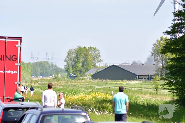 Grote brand in vrachtwagen op A6, snelweg dicht