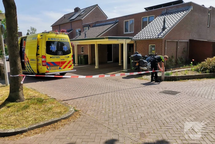 Overleden persoon aangetroffen bij woning