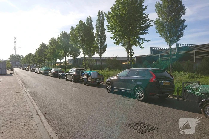 Voor openingstijd al enorme wachtrij bij vuilstort