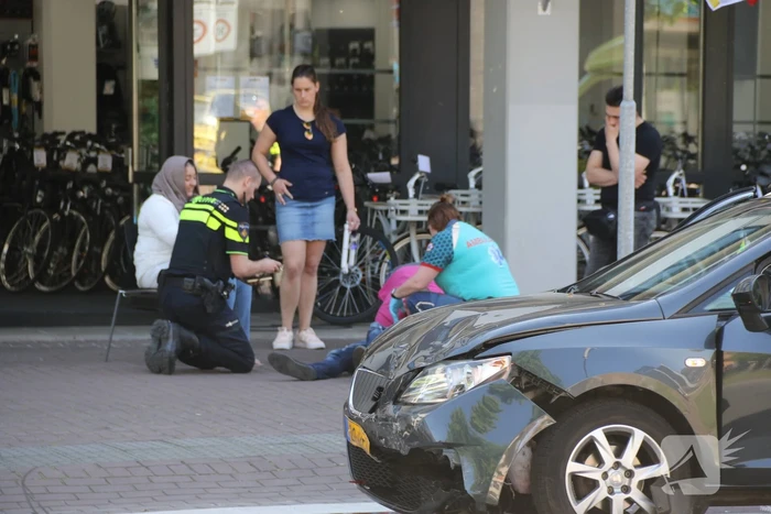 Flinke schade en gewonde na kop-staart botsing