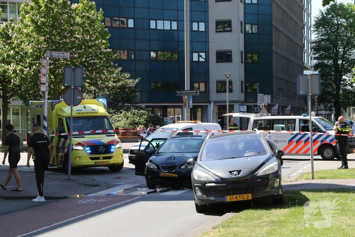 Flinke schade en gewonde na kop-staart botsing