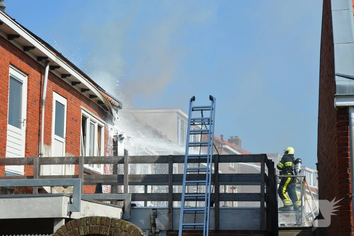 Forse rookwolken bij brand in woning