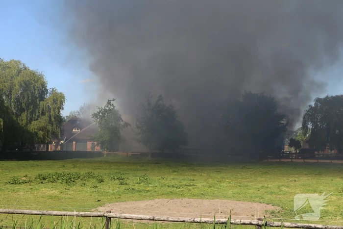 Uitslaande brand in leegstaande stal