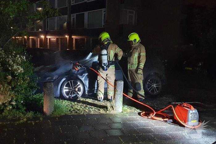 Auto verwoest door brand
