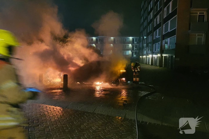 Auto verwoest door brand