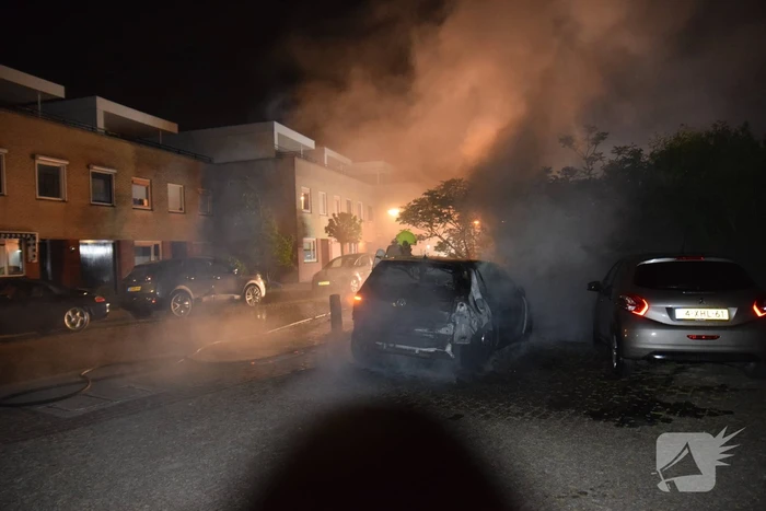 Auto verwoest door brand