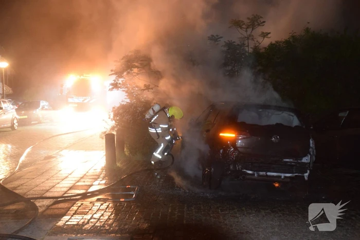 Auto verwoest door brand