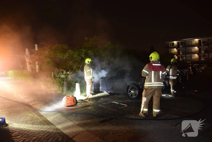 Auto verwoest door brand