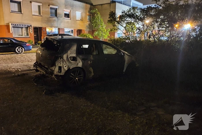 Auto verwoest door brand