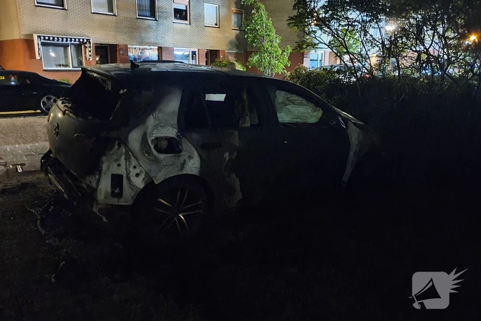 Auto verwoest door brand